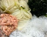 春雨とワカメとツナと玉ねぎのごまドレあえ作り方6写真
