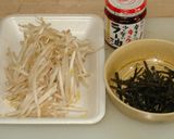 簡単もやしの食べるラー油和え作り方1写真