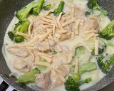 鶏肉とブロッコリーのチーズクリーム煮作り方5写真