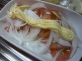 トマトと新玉ねぎの香味パン粉焼き