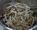 ゴボウと揚げ玉で風味豊か!たぬき鍋!!作り方2写真