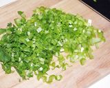 大根の葉っぱとひき肉の甘味噌炒め☆作り方1写真