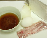 残った牛丼の汁を使って豚丼弁当に。作り方1写真