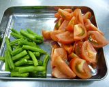 白だし+豆板醤で、トマトのピリ辛炒め作り方1写真