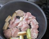 鶏肉とさつまいもの煮物作り方3写真