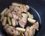 鶏肉とさつまいもの煮物作り方4写真
