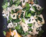給食の「れんこんのおかか炒め」♡小松菜も作り方4写真
