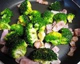 ブロッコリーとベーコンの蒸し煮作り方3写真
