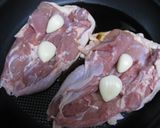 フライパンひとつで簡単★鶏のにんにく煮★作り方1写真