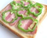 ピーマンonベーコンチーズトースト✿作り方4写真