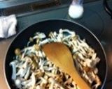 きのことブロッコリーのチーズのせ作り方2写真