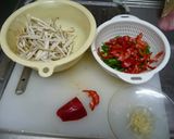 【給食】野菜を食べよう♪肉みそごぼう丼作り方1写真