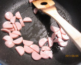 魚肉ソーセージとにんじんのぱりぱり炒め作り方3写真