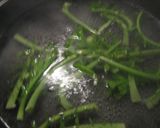 苦味が最高♪大根の葉とちくわのきんぴら作り方1写真