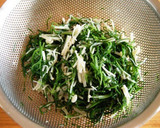 おかひじきとえのきの梅マヨおかか和え作り方4写真