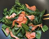 スモークサーモンほうれん草クリームパスタ作り方1写真