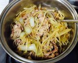 もやしと玉ねぎのすき焼き風〜卵とろん作り方3写真