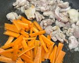 鶏モモ肉と小松菜と人参の炒めもの作り方4写真