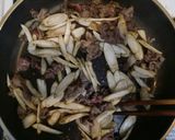 学校給食の牛肉とごぼうのソテー✽作り方3写真