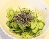 ３分で出来る！きゅうりの塩こんぶ和え作り方2写真