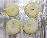 簡単ランチ！新玉ねぎ生ハムのピザトースト作り方3写真