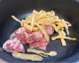 油揚げたっぷり！豚バラ肉のソース焼きそば作り方2写真