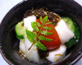 はんぺんと夏野菜の胡麻もずく酢和え作り方7写真