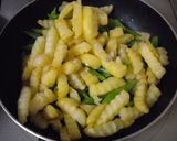 超簡単♪ポテトとお豆の炒め物♪作り方3写真