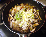 鶏皮第２弾！すき焼き風鶏皮の玉子とじ丼作り方2写真