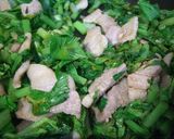 タイ風★大根葉と豚バラ肉のトムヤム炒め作り方4写真