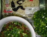 茹で上げうどん新たまねぎの和風梅だれ添え作り方1写真