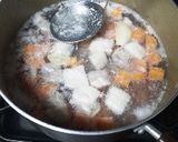 豚バラブロックとにんじんの煮物作り方3写真