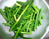 にんにくの芽と牛肉の炒めもの作り方1写真