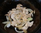 パパッと簡単♪豚肉と玉ねぎの和風パスタ作り方3写真