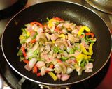 残ったカレーでカレーナポリタン！作り方5写真