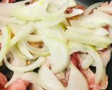 豚こまぎれ肉のトマトチーズソース炒め作り方1写真