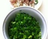 簡単 ♪♪ しらすと薬味の揚げ玉丼作り方1写真