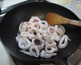 夏に食べたいトマトカレー　（いか）作り方1写真
