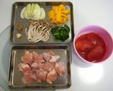 鶏もも肉トマト煮！ラクッカー（タジン鍋）作り方1写真