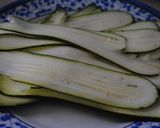 ズッキーニのトマト海老巻きサラダ作り方1写真