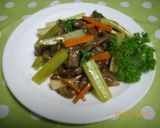 セロリと牛肉のオイスター炒め作り方10写真