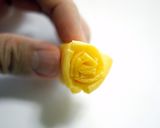 薄焼き卵でリアルな大輪のバラ！作り方6写真