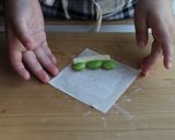子供のおやつ♪枝豆とチーズの餃子の皮まき作り方3写真