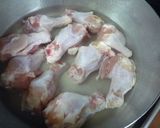 鶏手羽元＊梅干入れてサッパリ煮作り方1写真