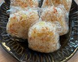 【冷凍保存】鮭フレークとごまとたくあんのおにぎり作り方3写真