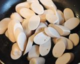 魚肉ソーセージ炒め作り方1写真