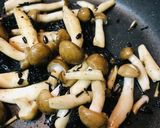 和風パスタ●ひじき煮物＆シメジのパスタ作り方1写真