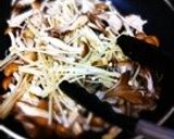 ハンバーグ 『簡単きのこソース』♛作り方1写真