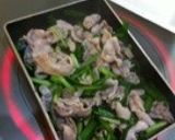食べ過ぎちゃう豚ニラプレート作り方3写真