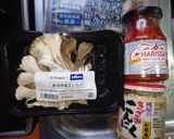 舞茸と牡蠣のハリッサ炒め作り方1写真